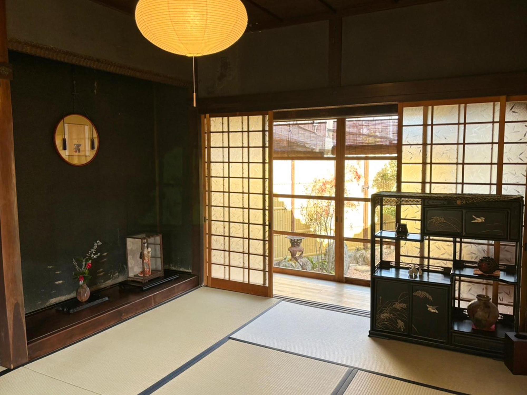 Tetsu-juro Former Ogunis , Himeji Castles Back Parlor-like