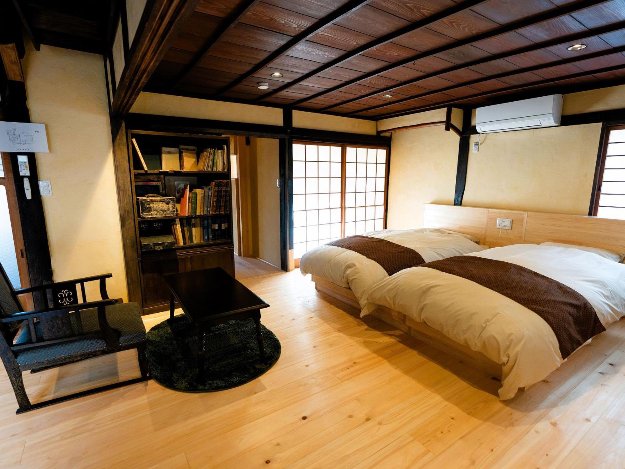 Tetsu-juro Former Ogunis , Himeji Castles Back Parlor-like
