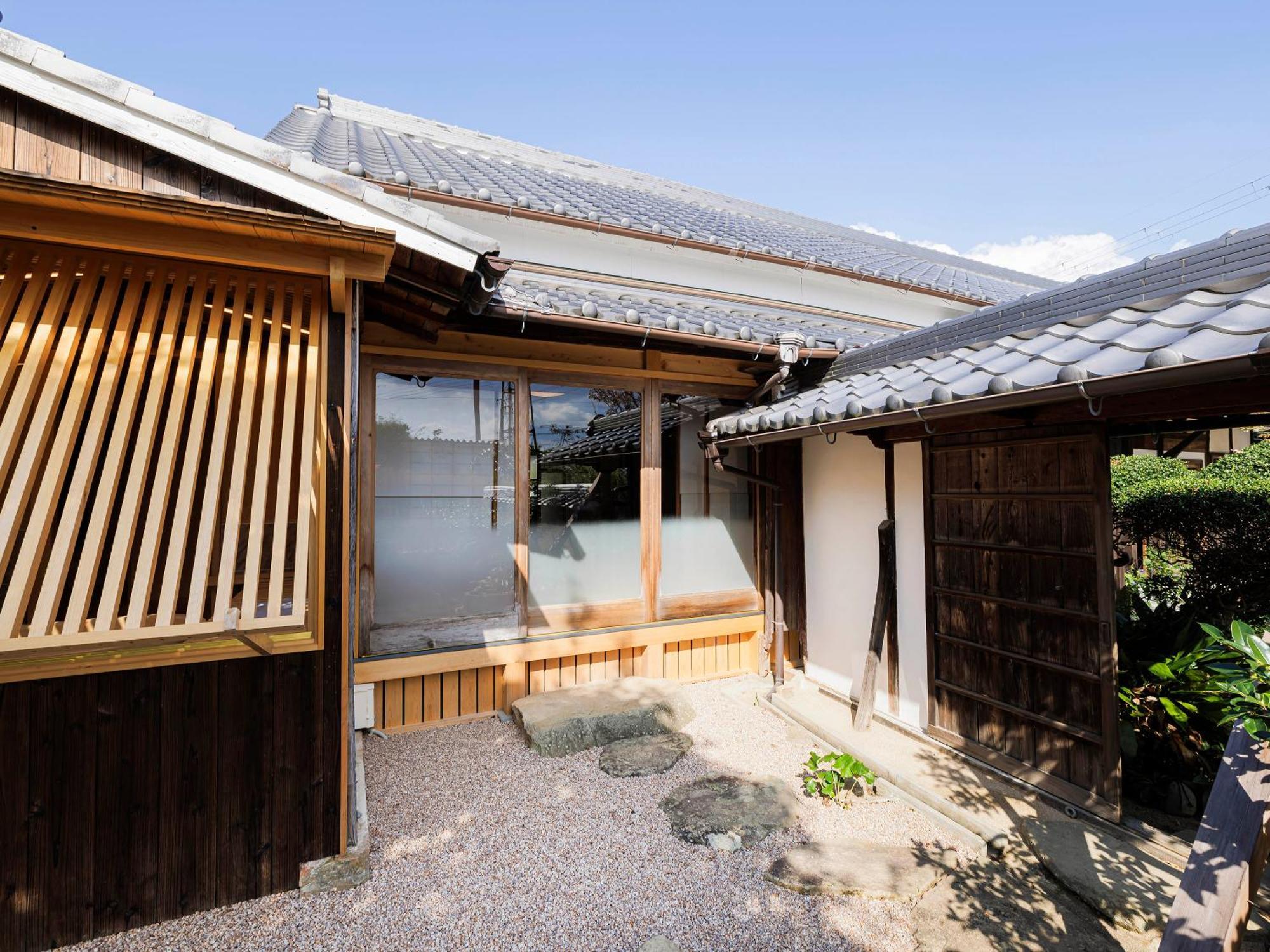 Tetsu-juro Former Ogunis , Himeji Castles Back Parlor-like