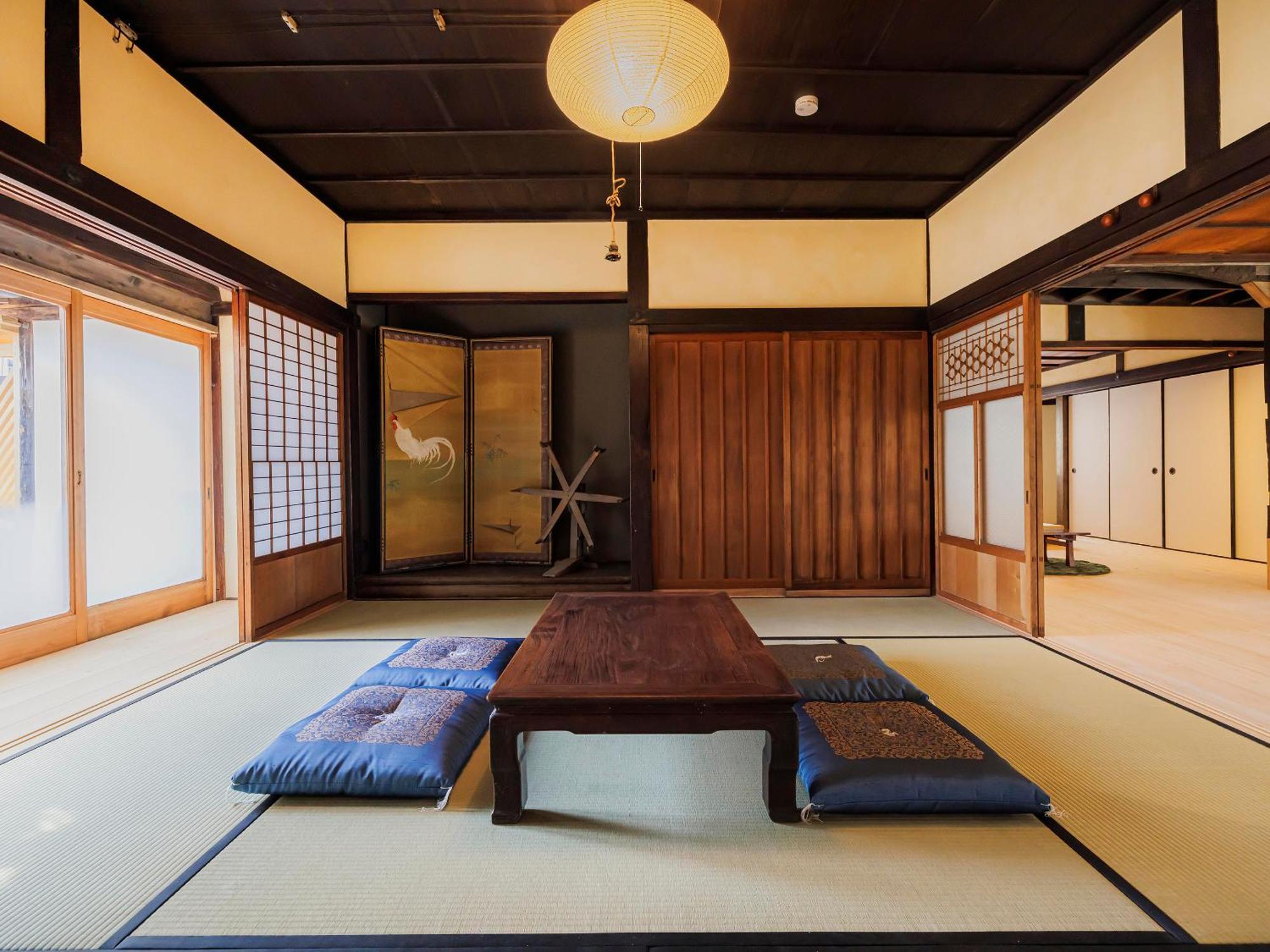 Tetsu-juro Former Ogunis , Himeji Castles Back Parlor-like