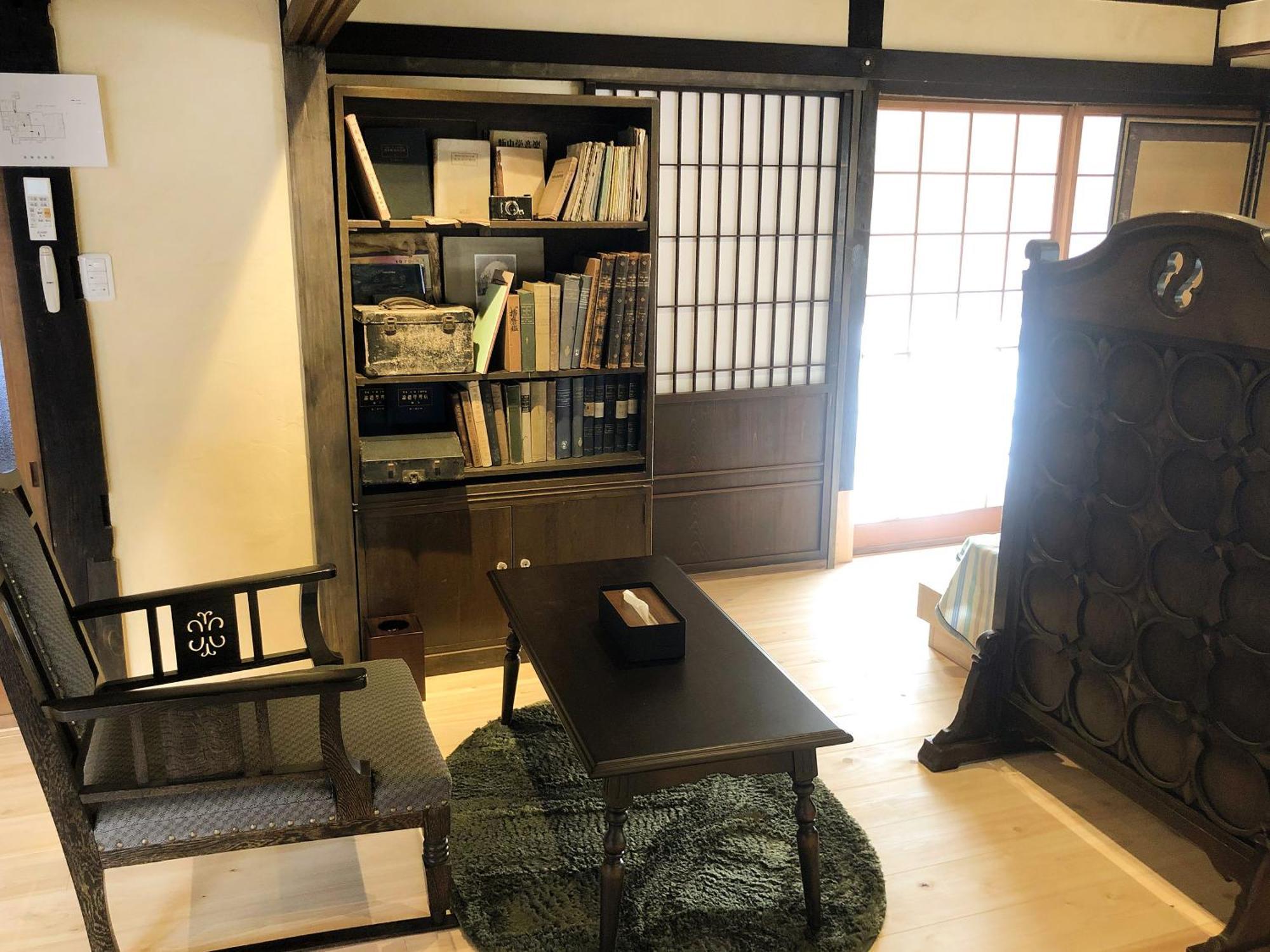 Tetsu-juro Former Ogunis , Himeji Castles Back Parlor-like