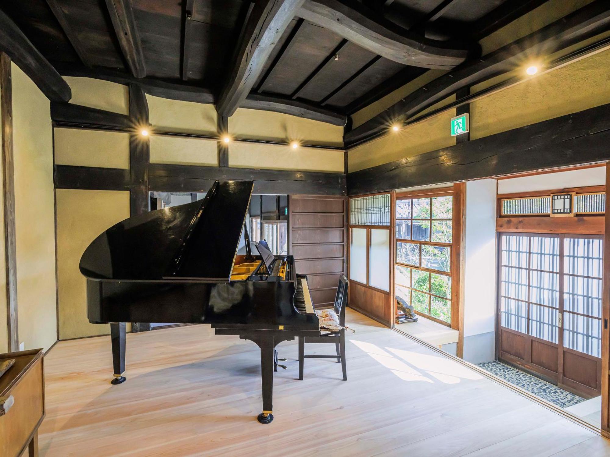 Villa Tetsu-juro Former Ogunis , Himeji Castles Back Parlor-like