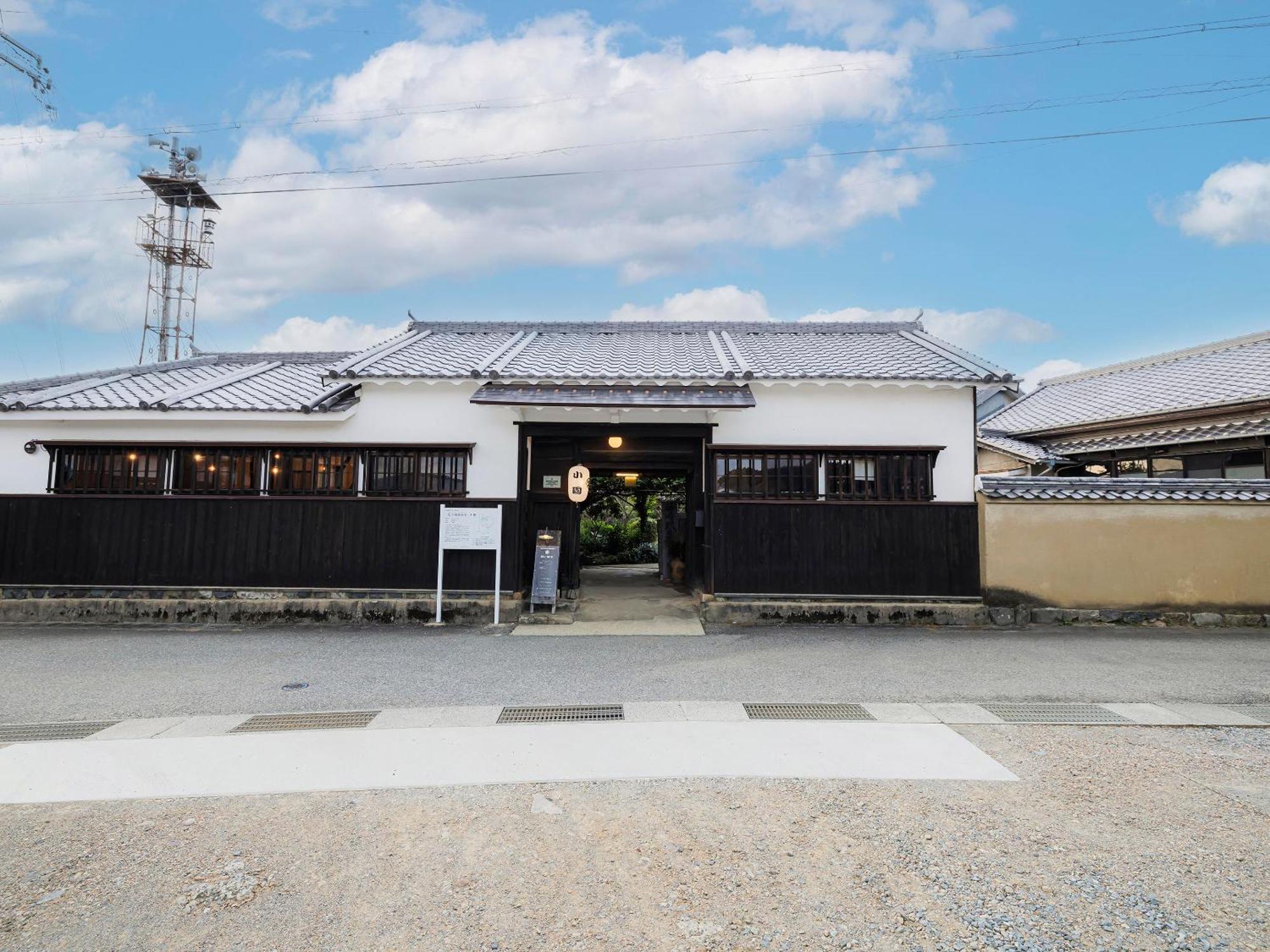 Tetsu-juro Former Ogunis , Himeji Castles Back Parlor-like